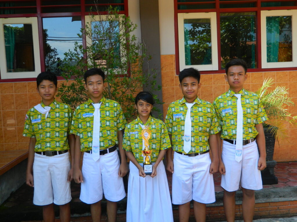 Kado Manis HUT ke-48, SMPN 1 Kampak Borong Prestasi di Ajang O2SN dan FLS2N 2015 whatsapp image 2026 03 21 at 21.34.32 (1)