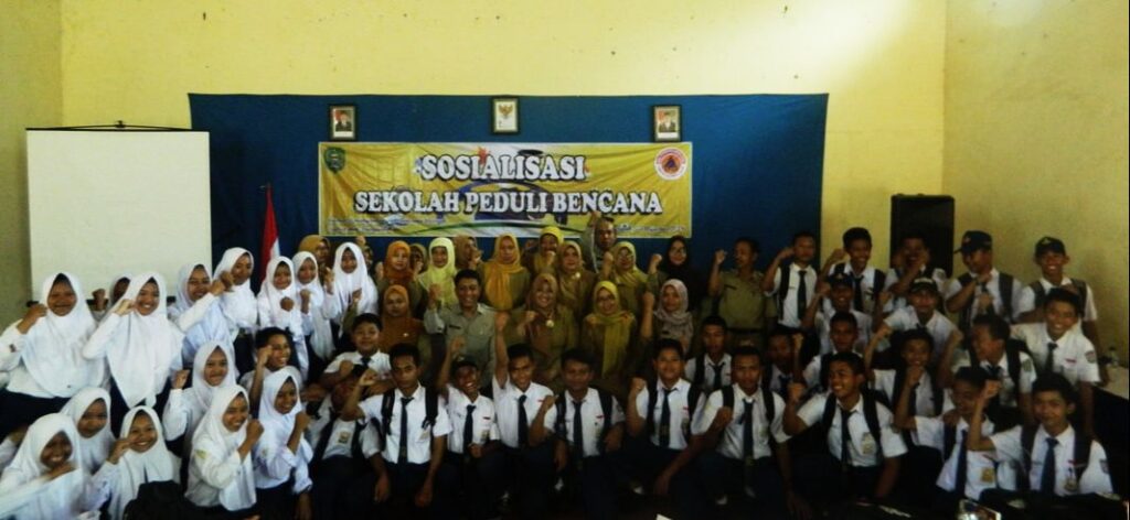 SMP NEGERI 1 KAMPAK SEBAGAI SEKOLAH AMAN BENCANA whatsapp image 2026 03 21 at 21.48.58